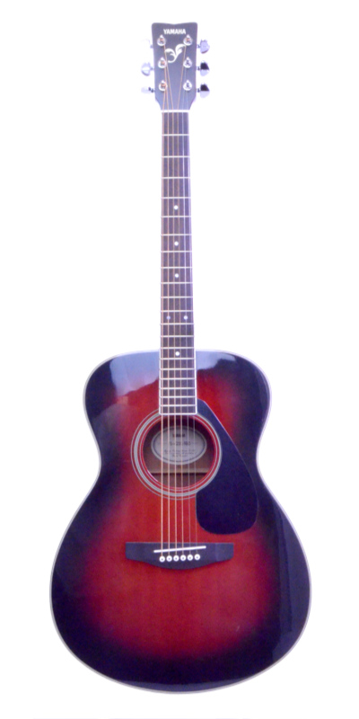 ボディトップスプルース単板YAMAHA　FS-423S RBD アコースティックギター